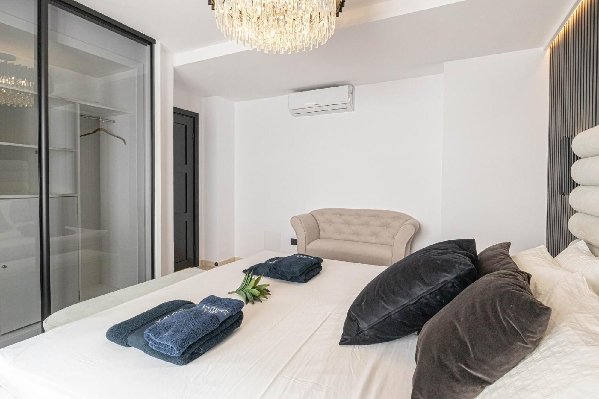 New Zacaluca Pool Sauna & Gym Marbella